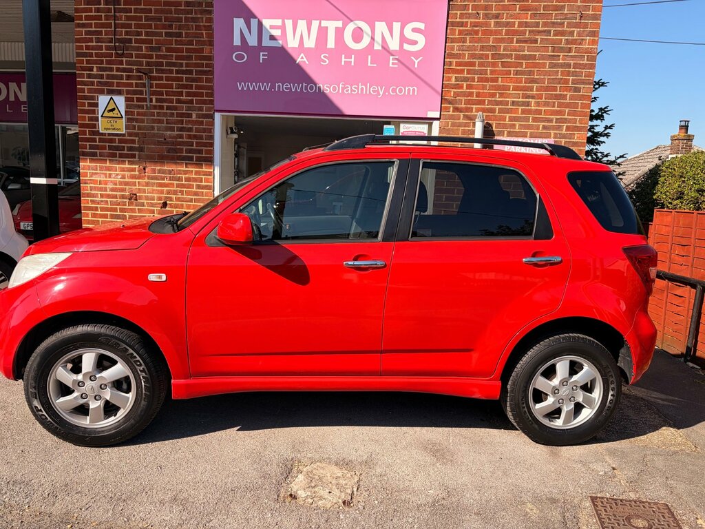 Daihatsu Terios 1.5 Se Suv 196 Gkm, 103 Bhp Red