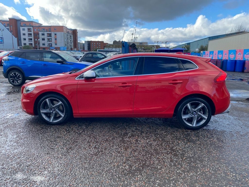 Volvo V40 2L R-design Red #4