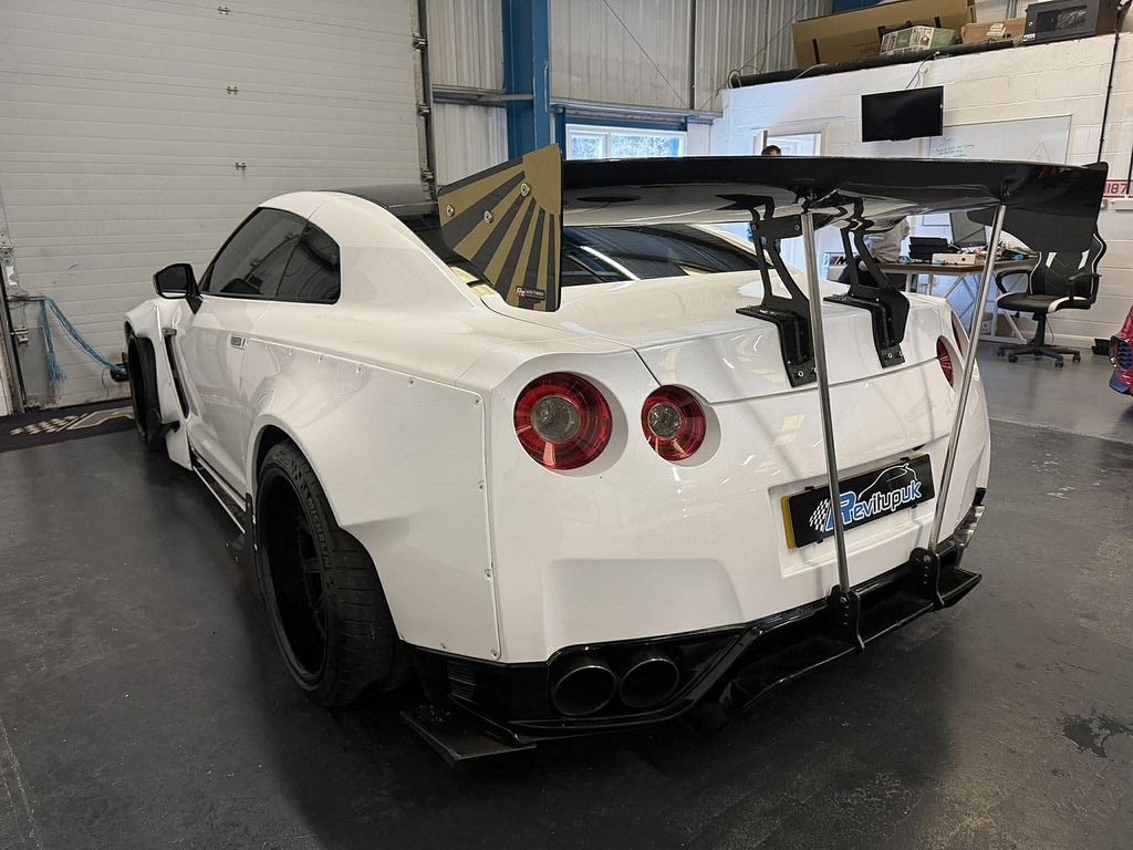 Nissan GT-R V6 Premium Edition White #6