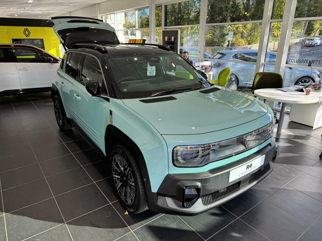 Renault 4 E-Tech Iconic Comfort Range Ev Green