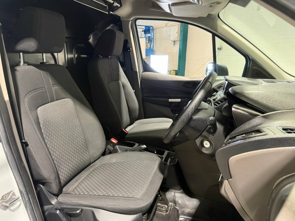 Ford Transit Connect 1.5L Trend White #4