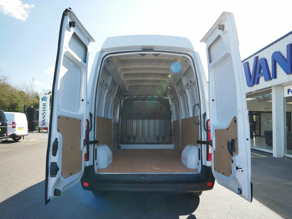 Renault Master 2.3L Dci 35 Business Panel Van F White #2