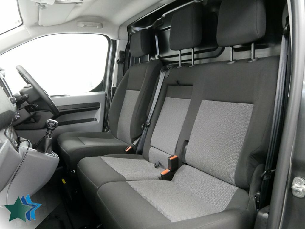 Vauxhall Vivaro 1.5L Turbo D 2700 Sportive Panel Van 6Dr Ma Grey #4