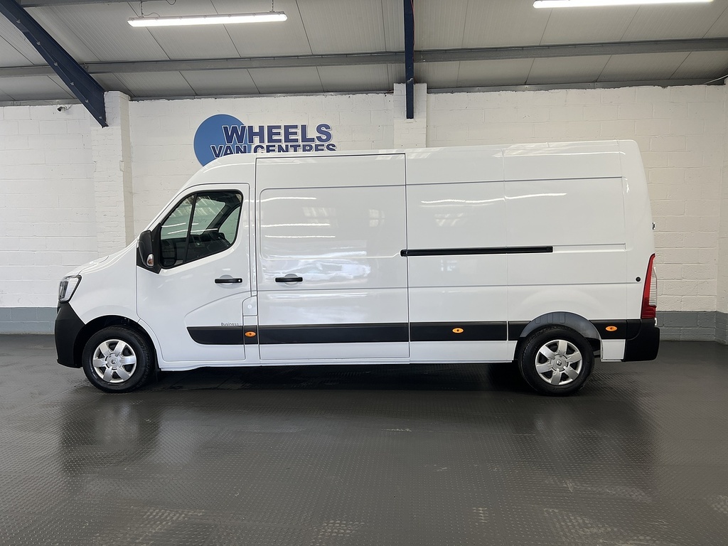 Renault Master 2.3 Dci 35 Business Panel Van F White #2