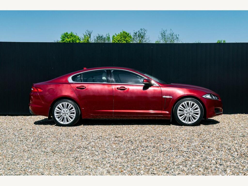 Jaguar XF Premium Luxury D Red #5