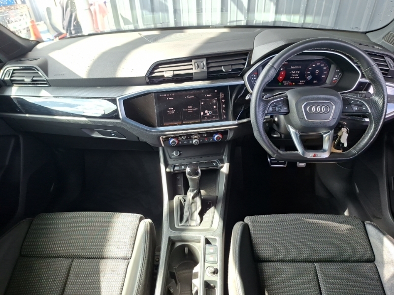 Audi Q3 35 Tfsi Black Edition S Tronic MW21USV Black #3