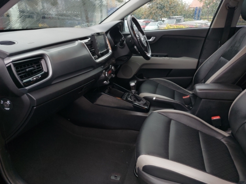 Kia Stonic 1.0T Gdi 4 Black #5