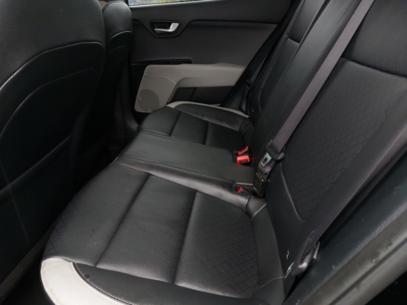 Kia Stonic 1.0T Gdi 4 Black #6