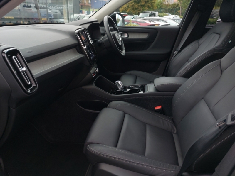 Volvo XC40 2.0 B3p Ultra Dark White #5