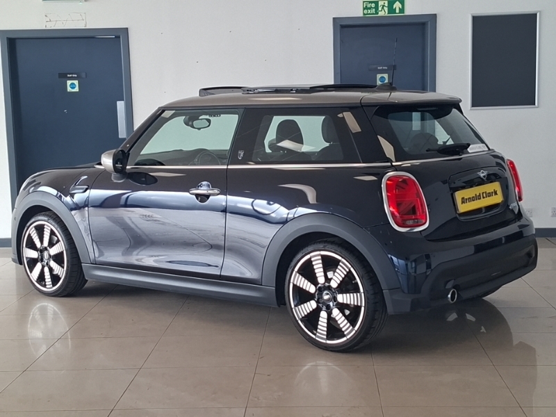 Mini Hatch 1.5 Cooper Exclusive Premium Plus Black #2