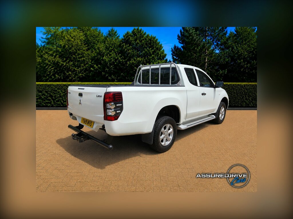Mitsubishi L200 2.4 Di-d Cc 4Life Pickup Double Cab Man White #3