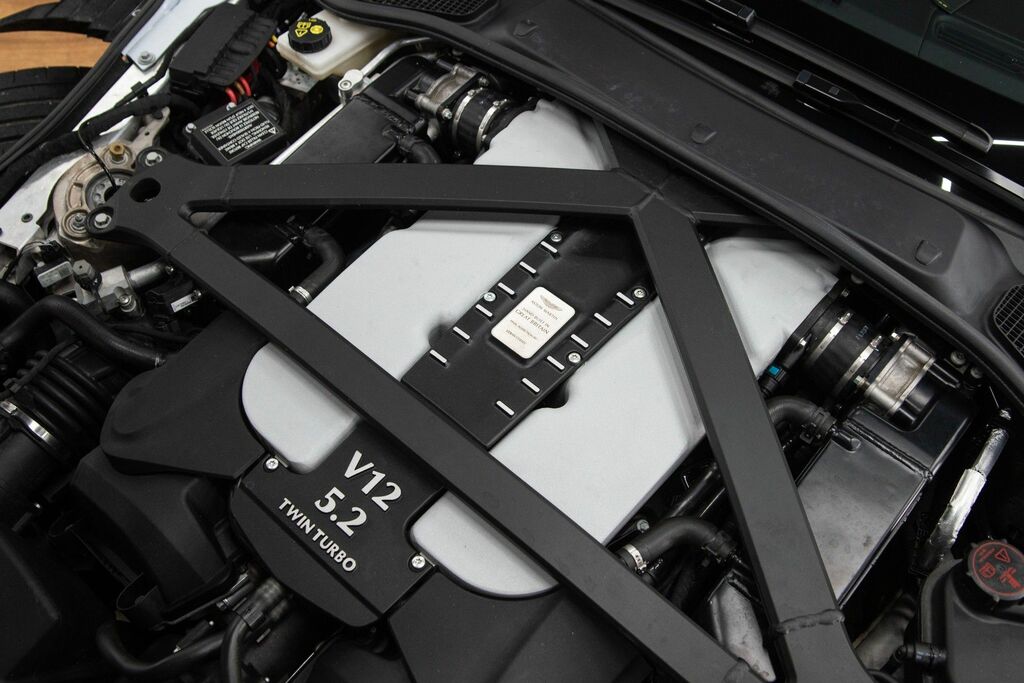 Aston Martin DBS V12 Superleggera Touchtronic Black #27