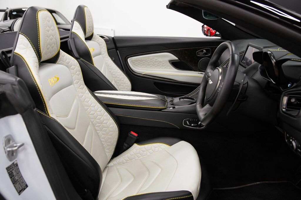 Aston Martin DBS V12 Superleggera Touchtronic Black #30