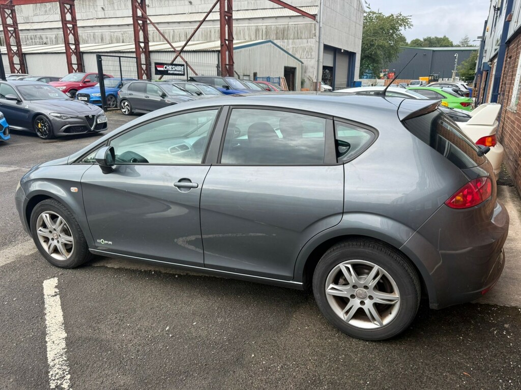Seat Leon Hatchback 1.6 Tdi Ecomotive Cr Se Copa 2012 Grey #4