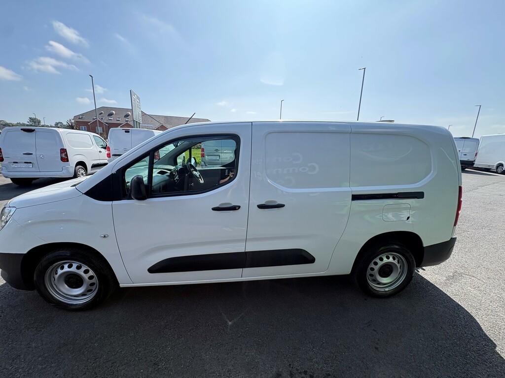 Vauxhall Combo 2300 1.5 100Ps H1l2 Dynamic White #3