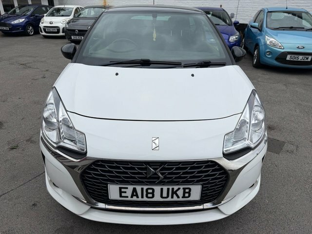DS DS 3 1.2 Puretech Connected Chic Hatchback M White #2