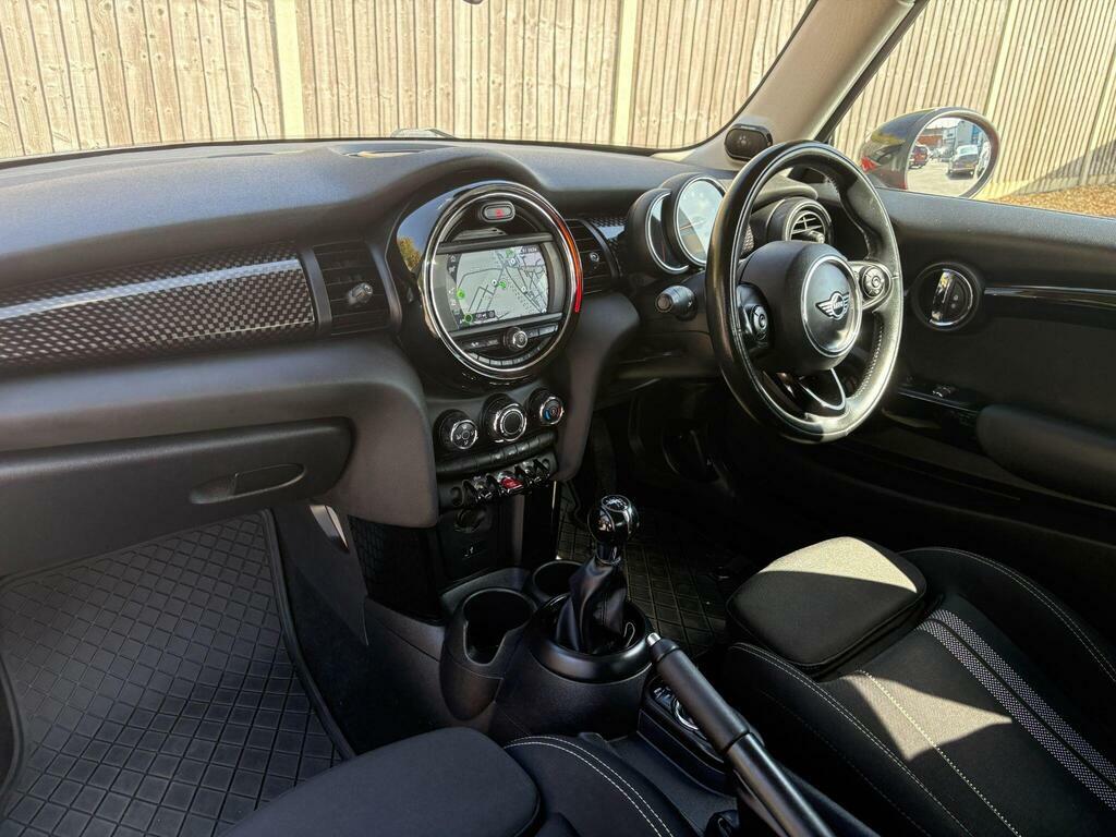 Mini Hatch 2.0 Cooper S Euro 6 S S Red #5