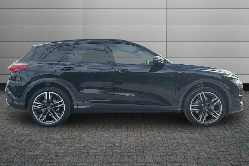 Audi Q5 2.0 E-hybrid 25.9Kwh Black Edition Suv Black #4