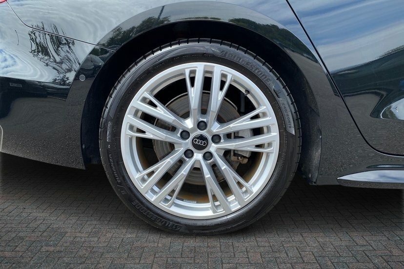 Audi A5 2.0 E-hybrid 25.9Kwh S Line Saloon Plug Black #5