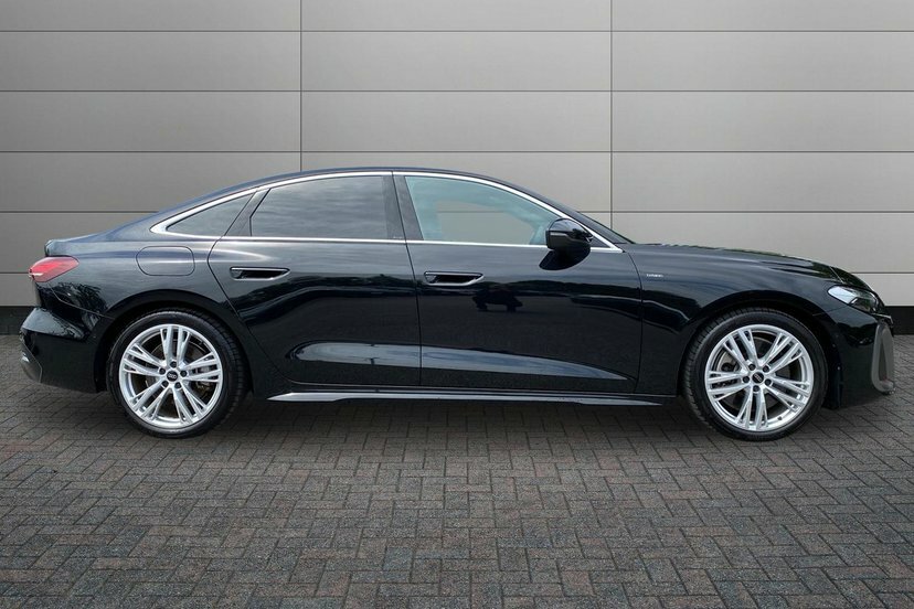 Audi A5 2.0 E-hybrid 25.9Kwh S Line Saloon Plug Black #4