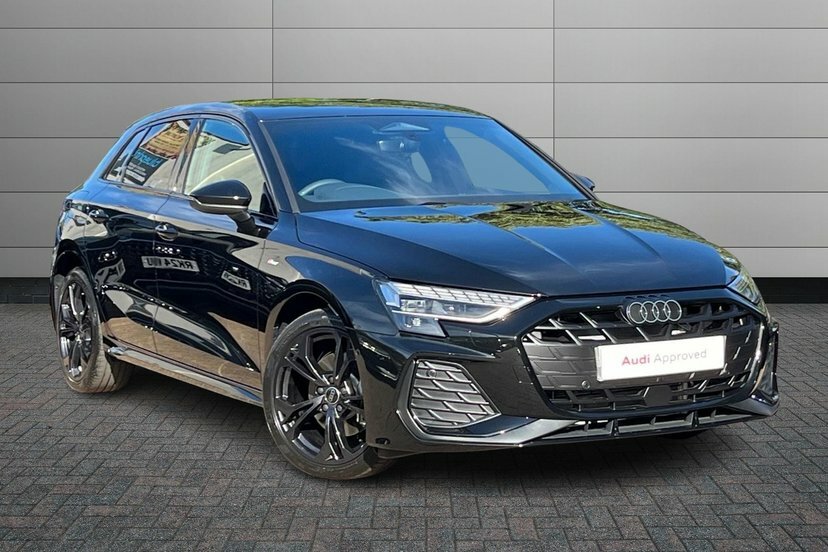 Audi A3 1.5 Tfsie Black Edition Sportback Plug- LS26VWK Black