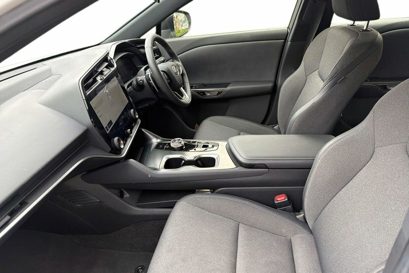 Lexus RZ 450E 71.4Kwh Urban Direct4 #2