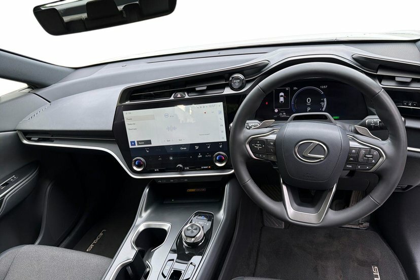 Lexus RZ 450E 71.4Kwh Urban Direct4 #6