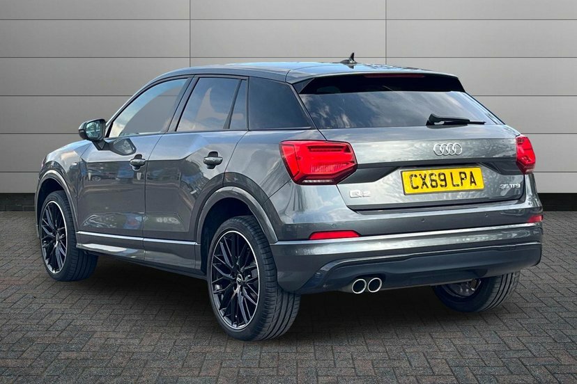 Audi Q2 1.5 Tfsi Cod 35 Black Edition Suv Manua Grey #3