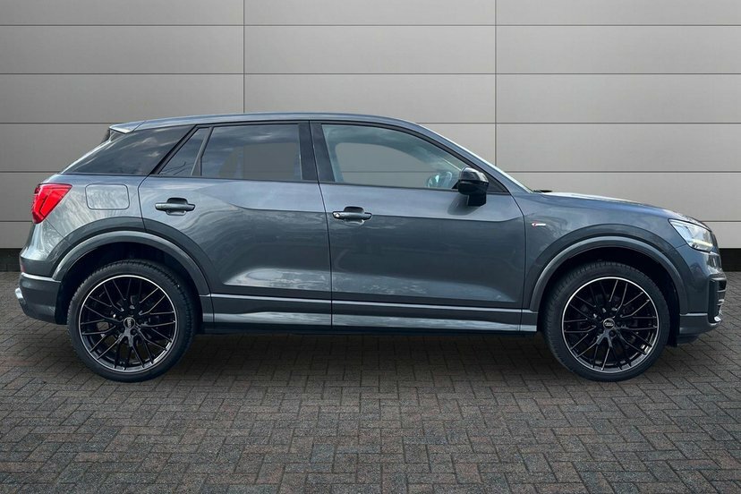 Audi Q2 1.5 Tfsi Cod 35 Black Edition Suv Manua Grey #4