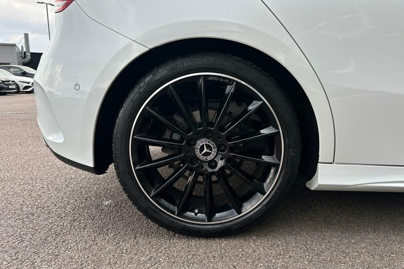 Mercedes-Benz A Class A180 Amg Line Night Edition Premium Plus FG23RHU White #4