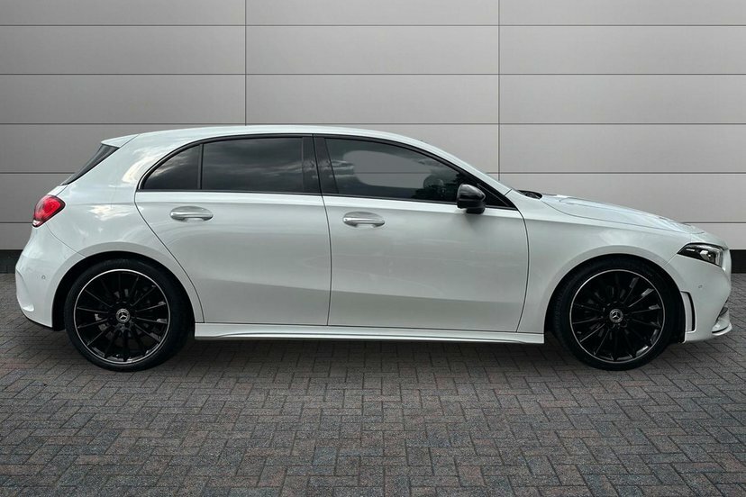 Mercedes-Benz A Class A180 Amg Line Night Edition Premium Plus FG23RHU White #3