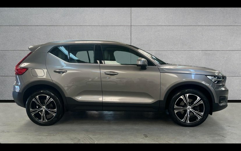 Volvo XC40 2.0 T4 Inscription Pro Suv 190 Ps Grey #3