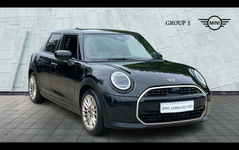 Mini Hatch Cooper C Black