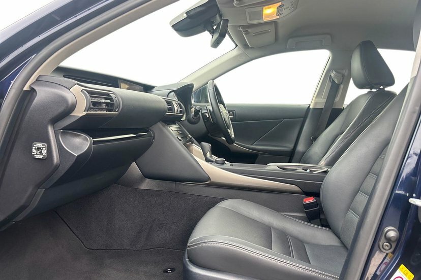 Lexus IS 2.5 300H Advance Saloon Hybrid E-cvt 2 DA17RHO Blue #2