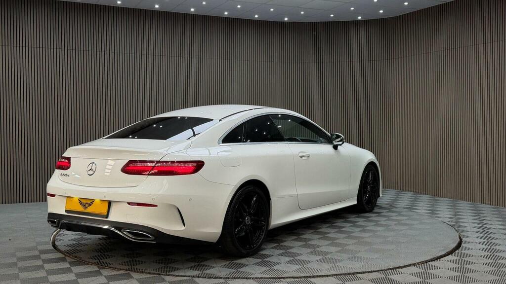 Mercedes-Benz E Class Coupe 2.0 E220d Amg Line G-tronic Euro 6 Ss SO19HRJ White #5