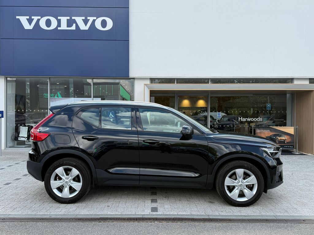 Volvo XC40 Core Black
