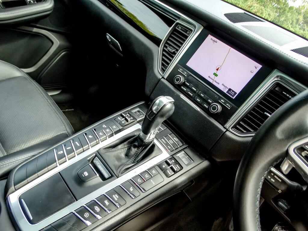 Porsche Macan Petrol  #6