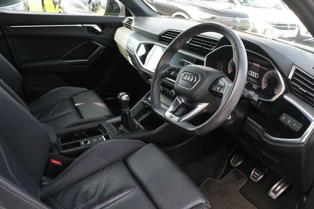 Audi Q3 35 Tfsi Edition 1 Black #6