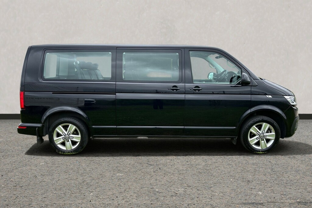 Volkswagen Transporter Shuttle 2.0 Tdi 150Ps Se Minibus Dsg Black #4