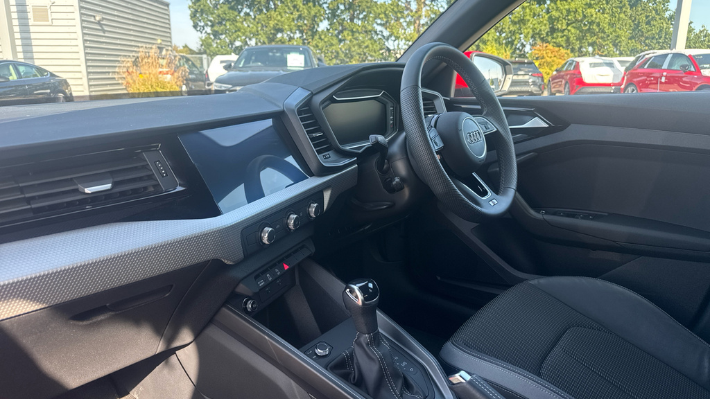 Audi A1 A1 35 Tfsi S Line S Tronic Red #2