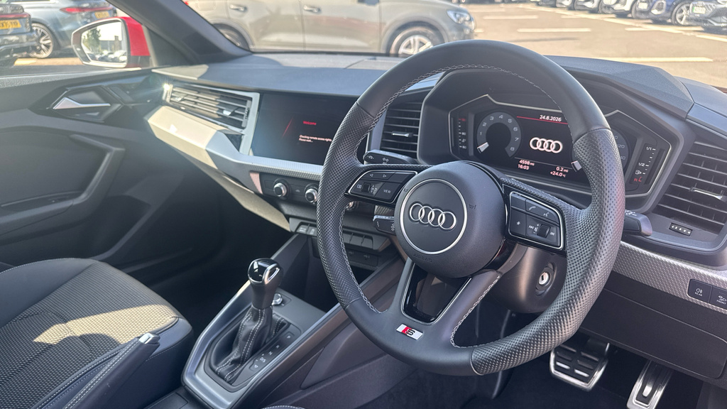 Audi A1 A1 35 Tfsi S Line S Tronic Red #6
