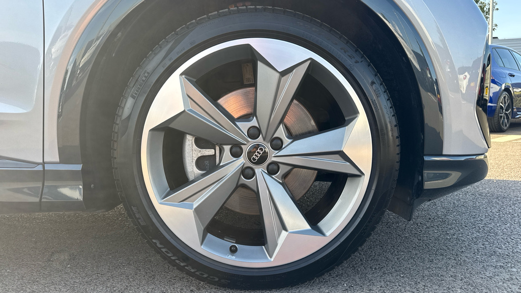 Audi Q4 E Tron Q4 210Kw 45 82Kwh Black Edition Silver #5
