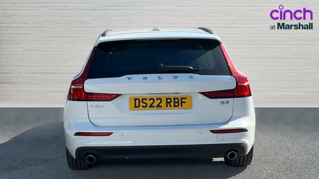 Volvo V60 V60 2.0 B3p Momentum 7 Speed White #4