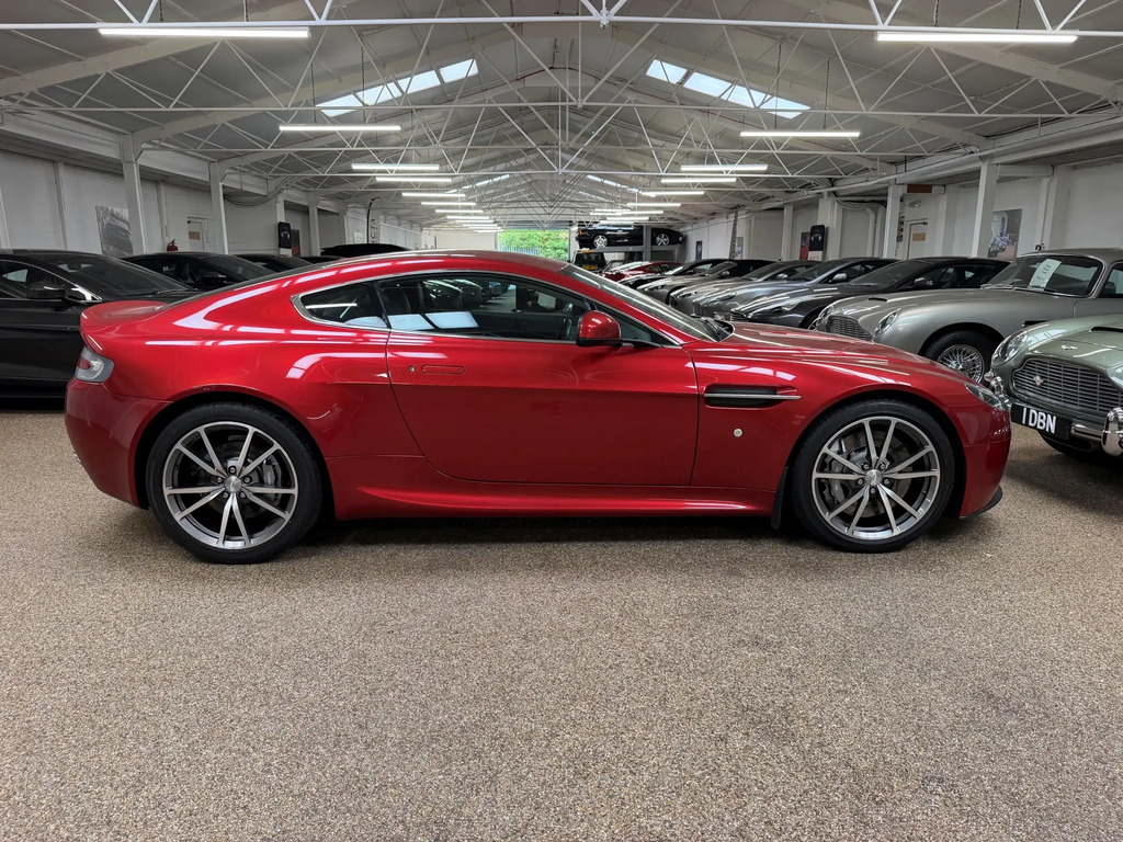 Aston Martin Vantage V8 Sportshift II Euro 6 Black #6