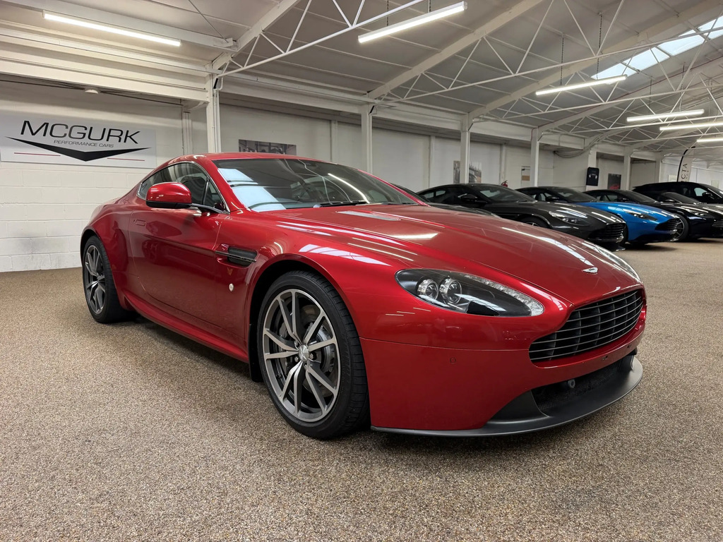 Aston Martin Vantage V8 Sportshift II Euro 6 Black #2