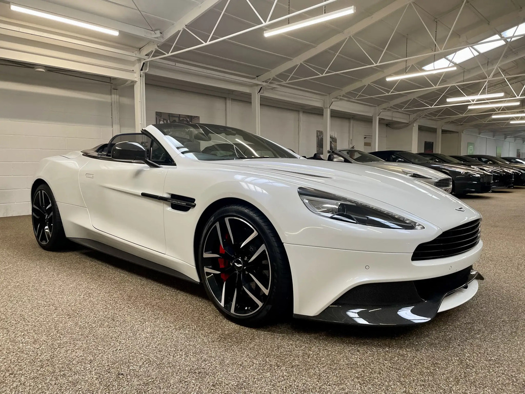 Aston Martin Vanquish Volante  #2