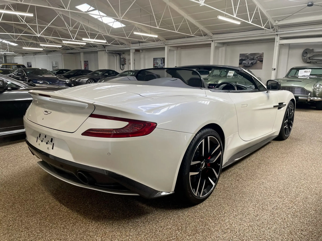 Aston Martin Vanquish Volante  #3