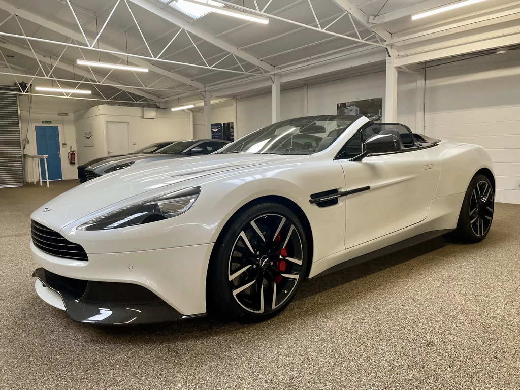 Aston Martin Vanquish Volante 