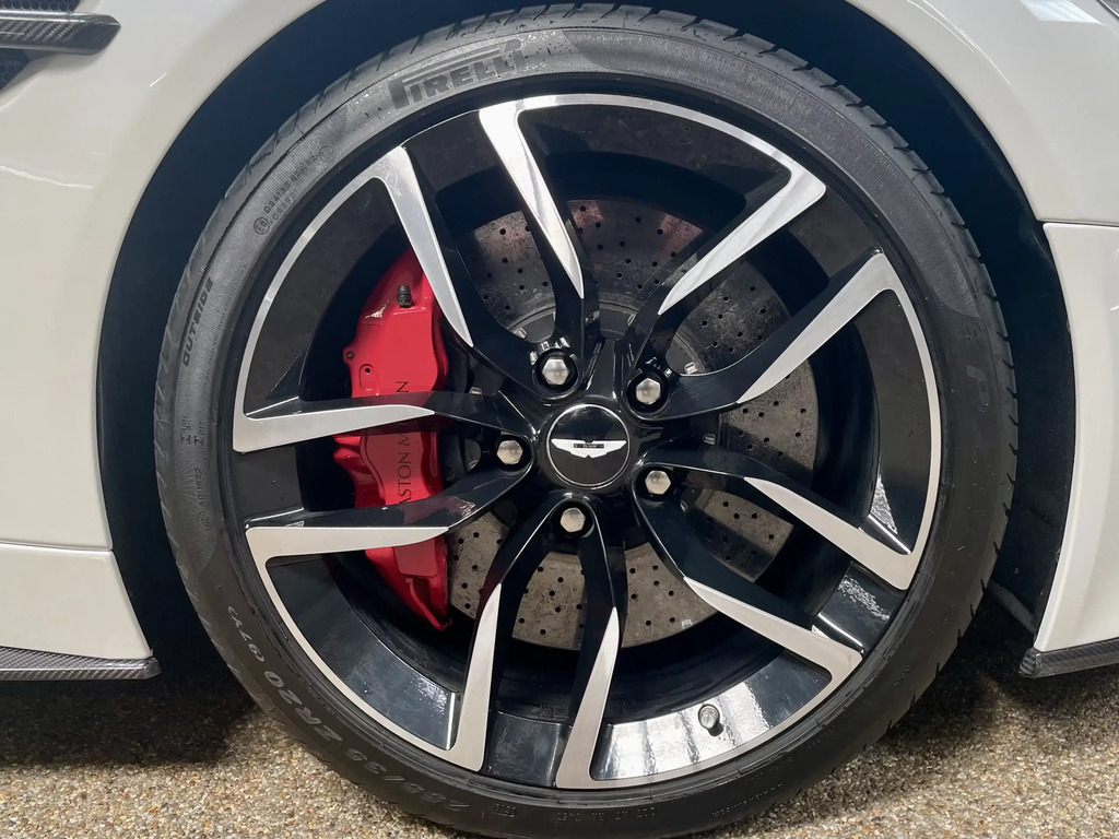 Aston Martin Vanquish V12 Carbon Black Ed 22 Touchtronic Silver #16