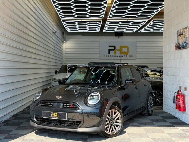 Mini Hatch 2024 2.0S Classic Hatchback Steptronic Black